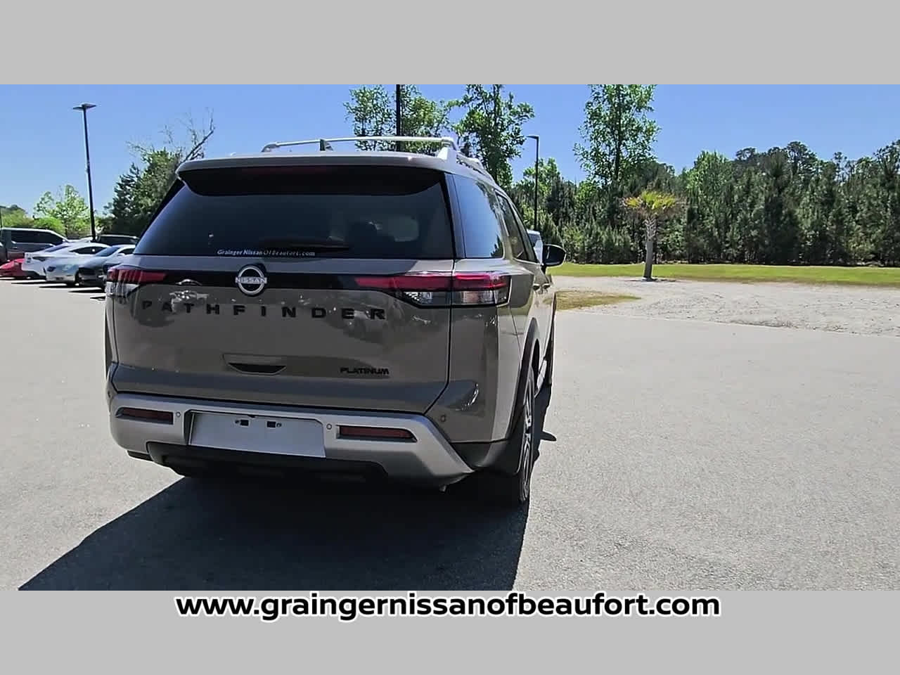 2023 Nissan Pathfinder Platinum
