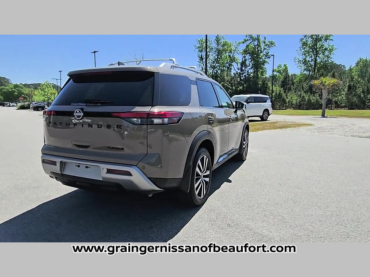 2023 Nissan Pathfinder Platinum