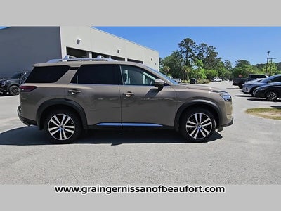 2023 Nissan Pathfinder Platinum