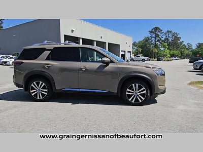2023 Nissan Pathfinder Platinum