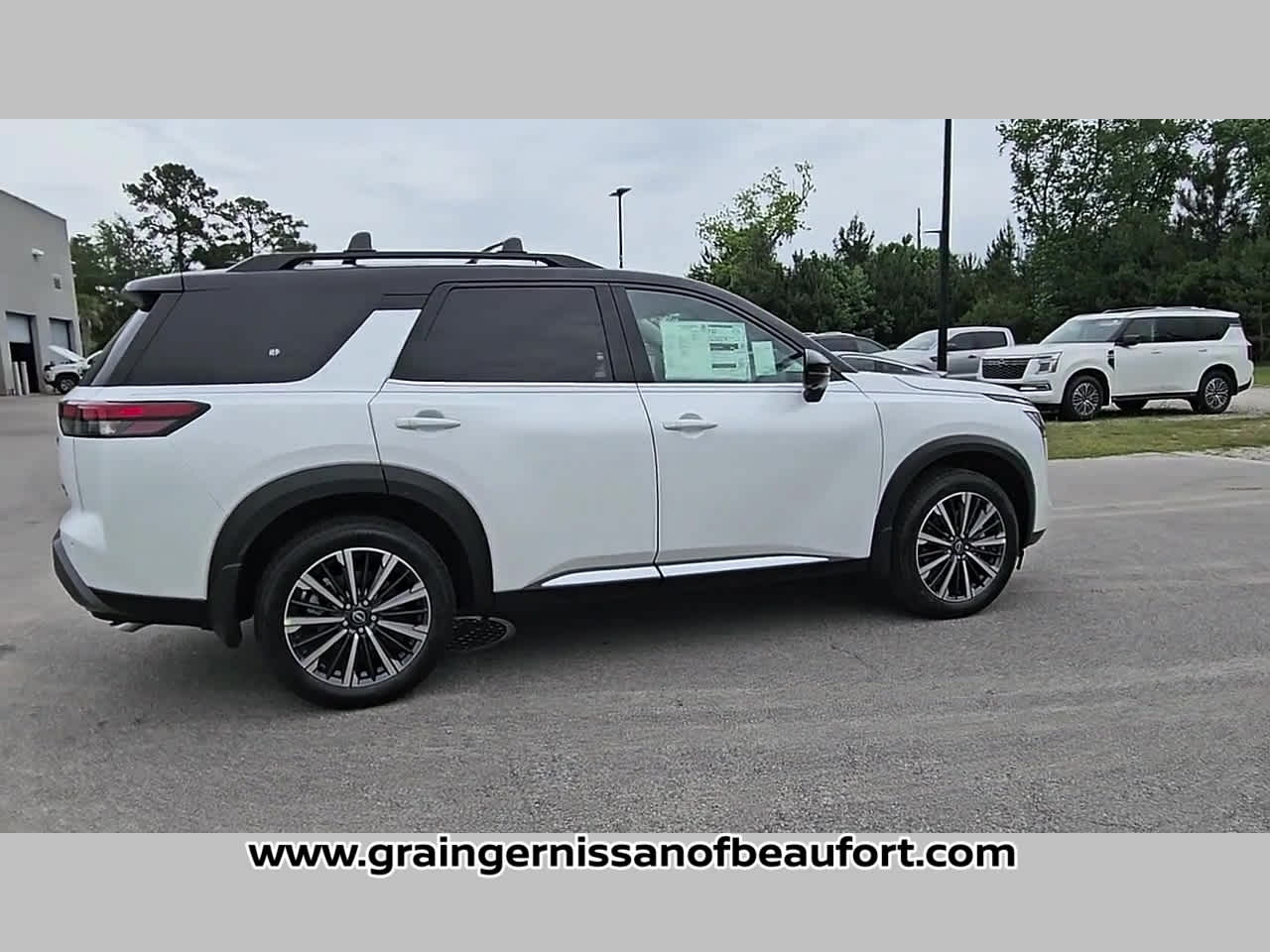 2026 Nissan Pathfinder Platinum