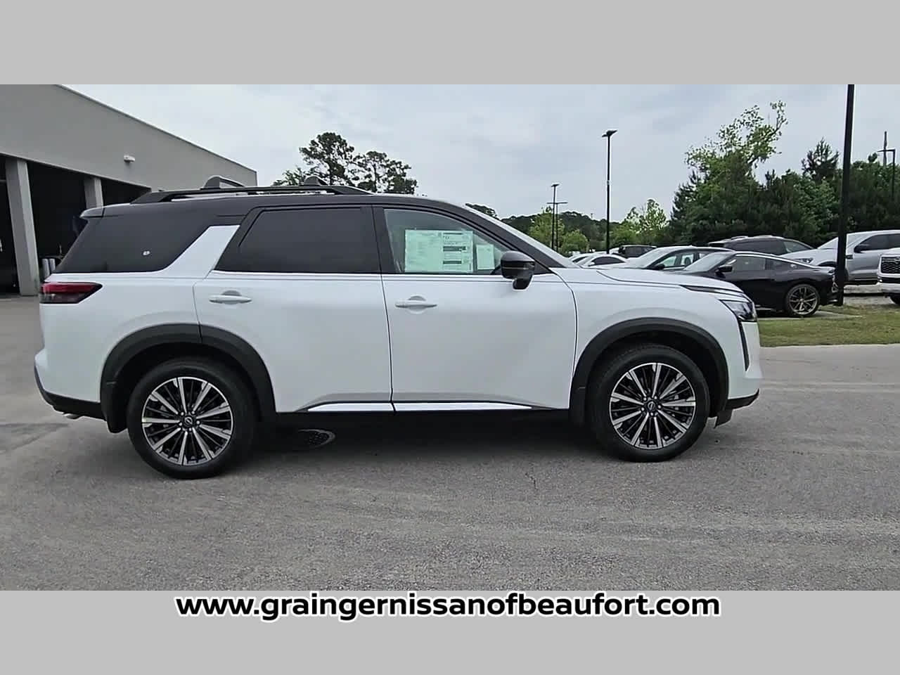 2026 Nissan Pathfinder Platinum
