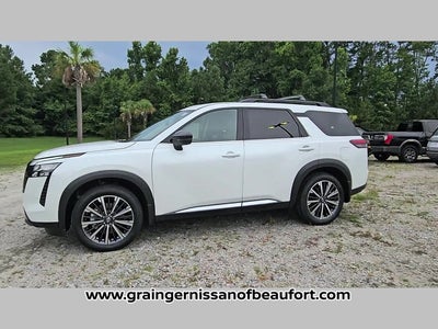 2026 Nissan Pathfinder Platinum