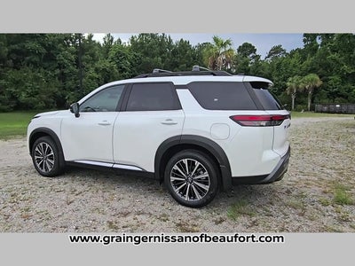 2026 Nissan Pathfinder Platinum