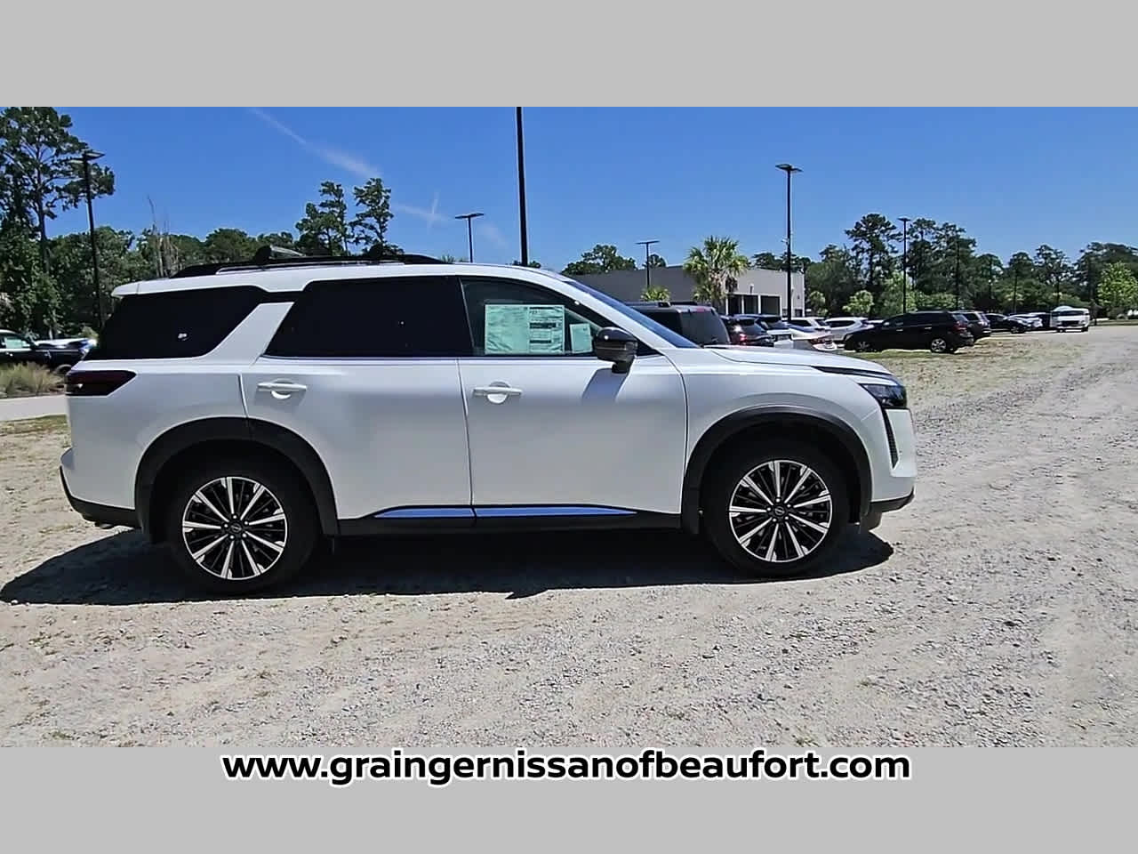 2026 Nissan Pathfinder Platinum