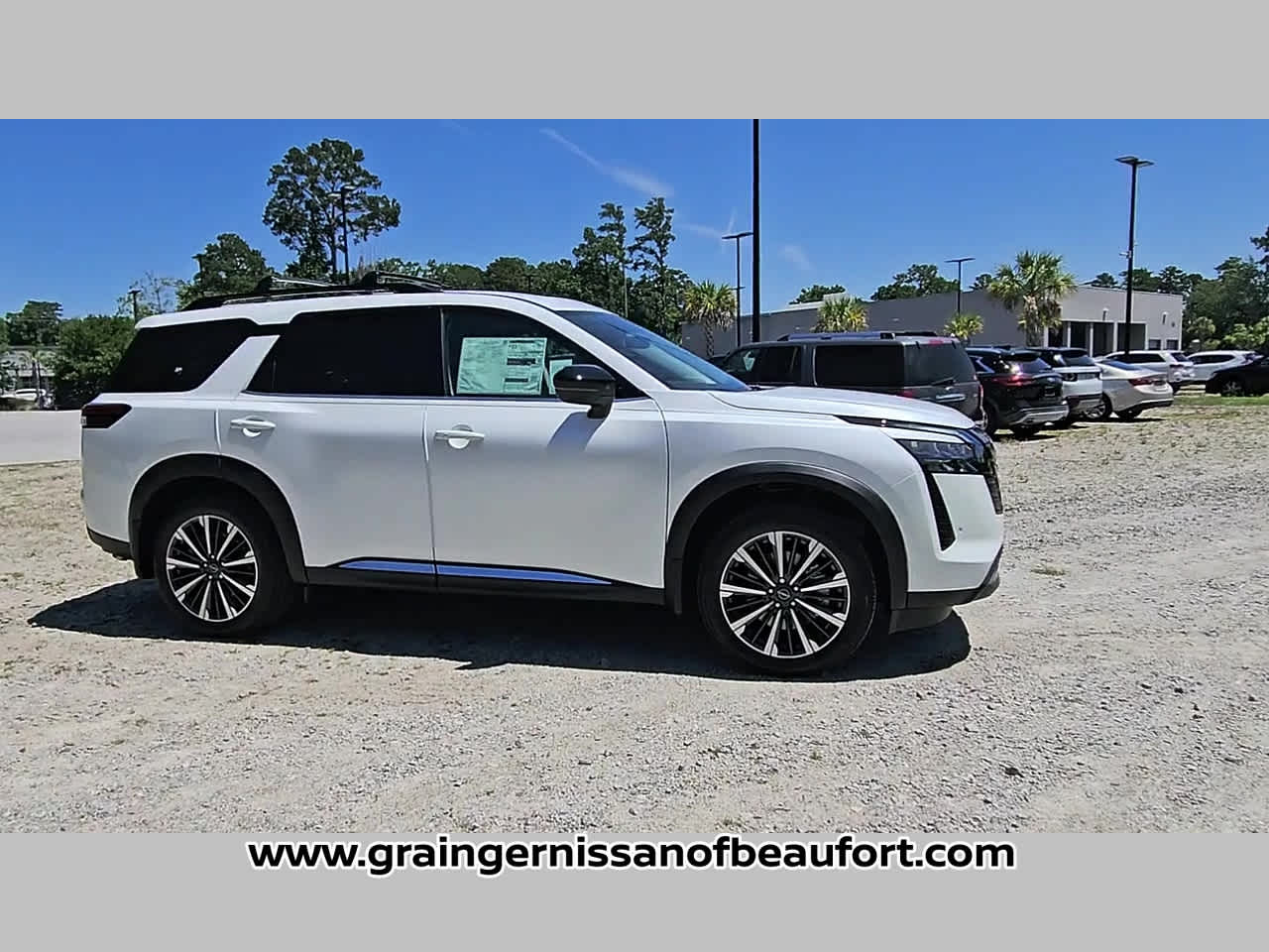 2026 Nissan Pathfinder Platinum
