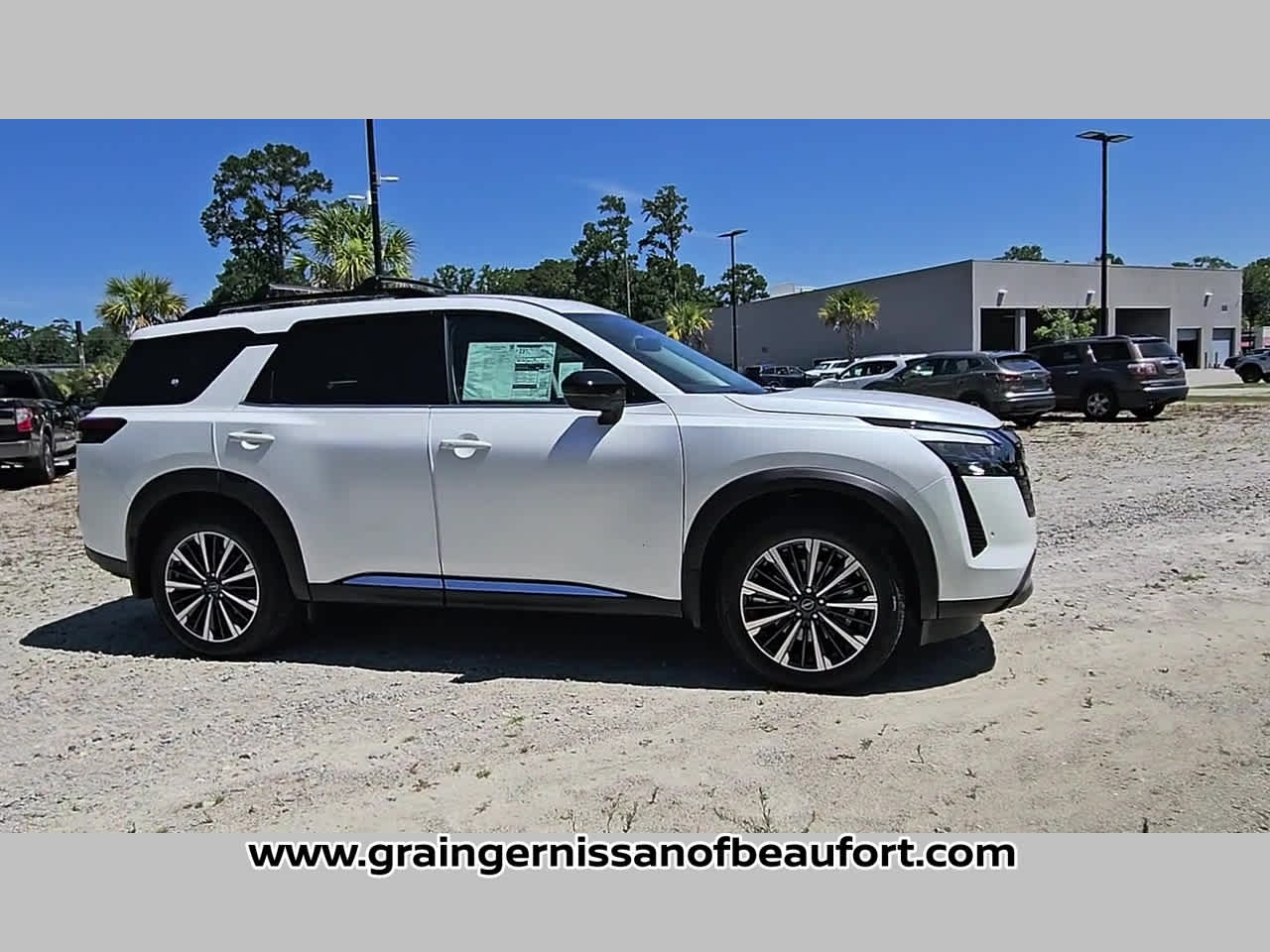 2026 Nissan Pathfinder Platinum
