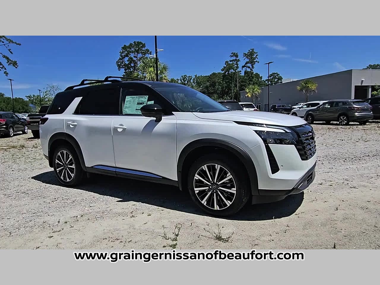2026 Nissan Pathfinder Platinum