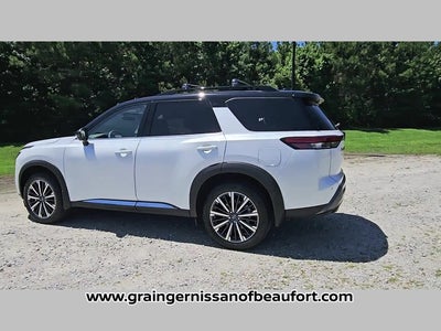 2026 Nissan Pathfinder Platinum