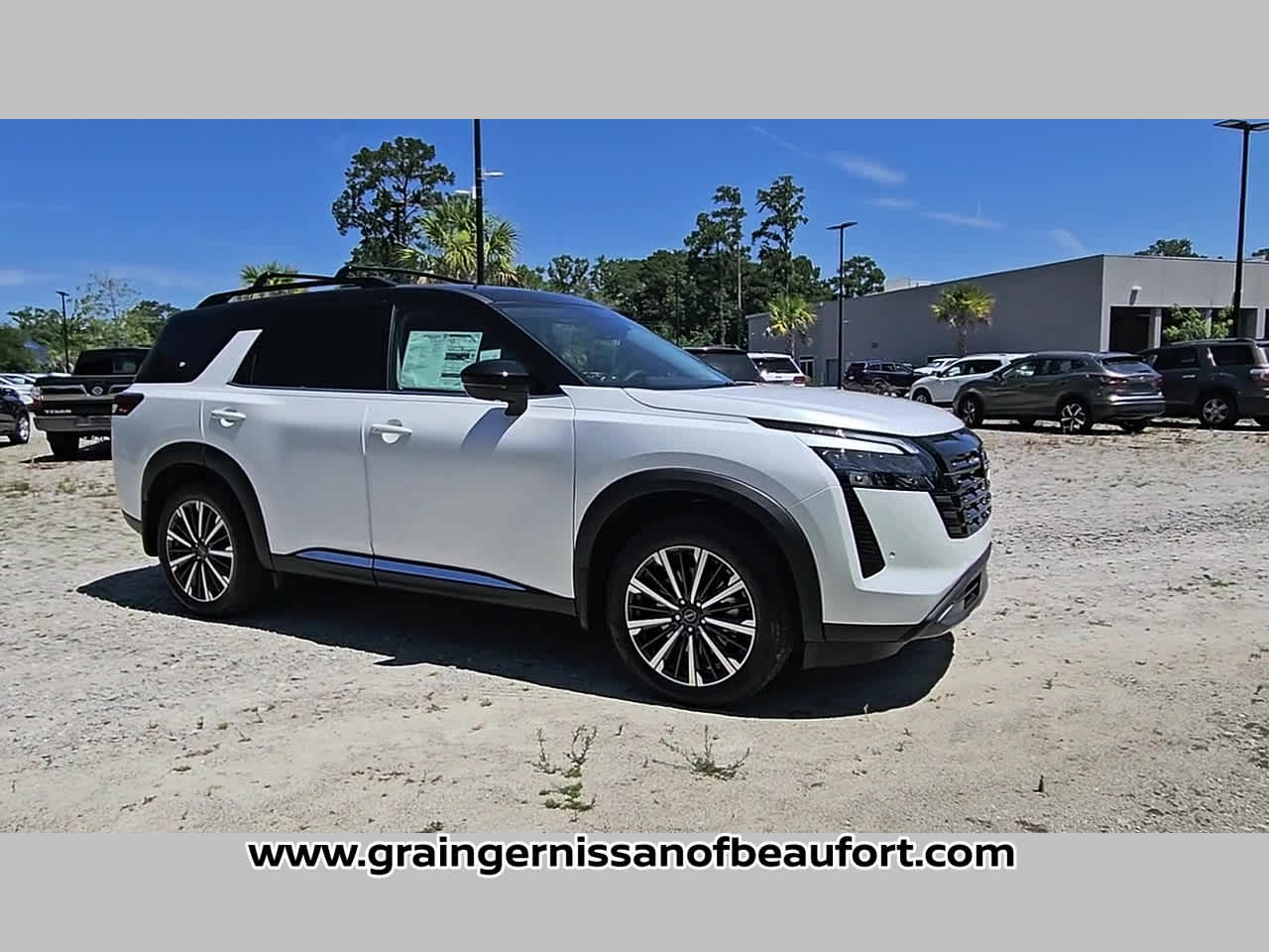 2026 Nissan Pathfinder Platinum