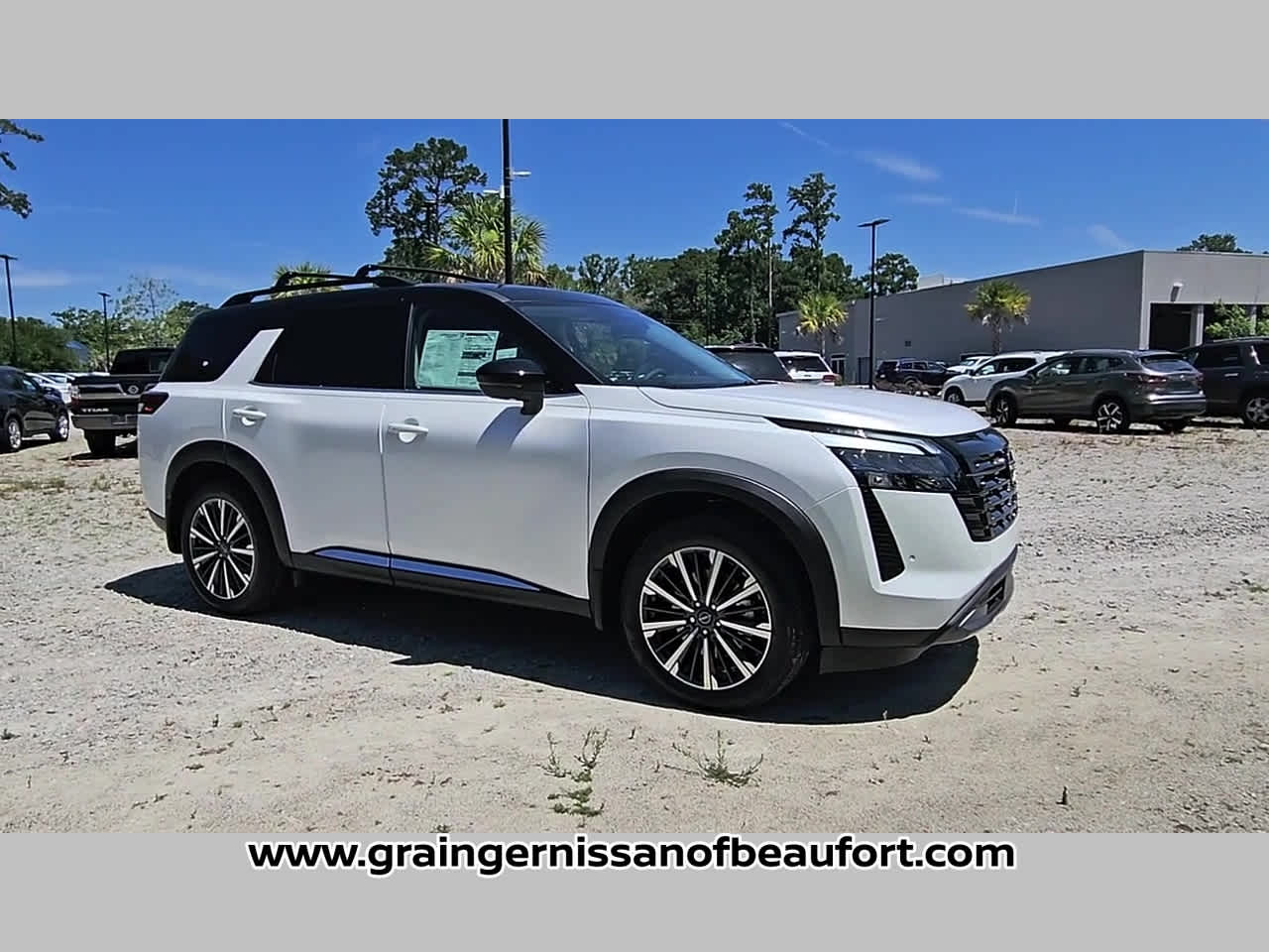 2026 Nissan Pathfinder Platinum