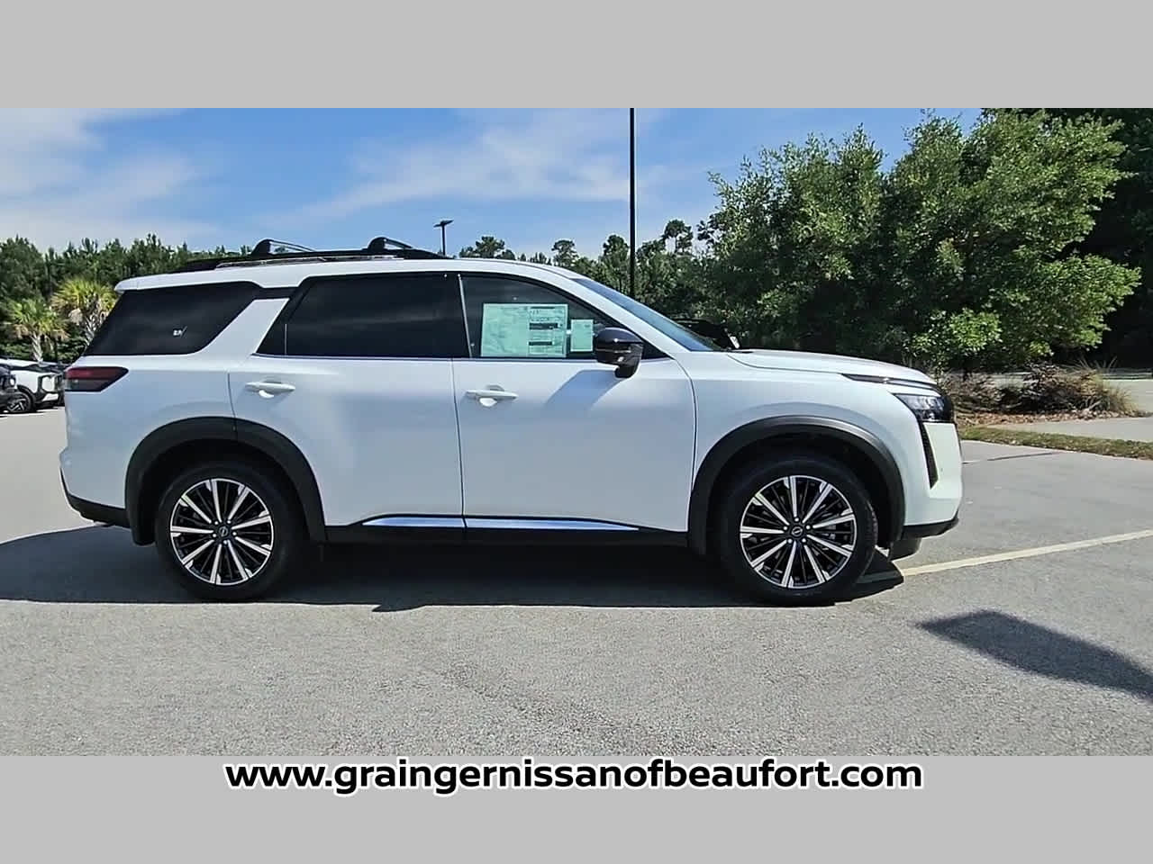 2026 Nissan Pathfinder Platinum