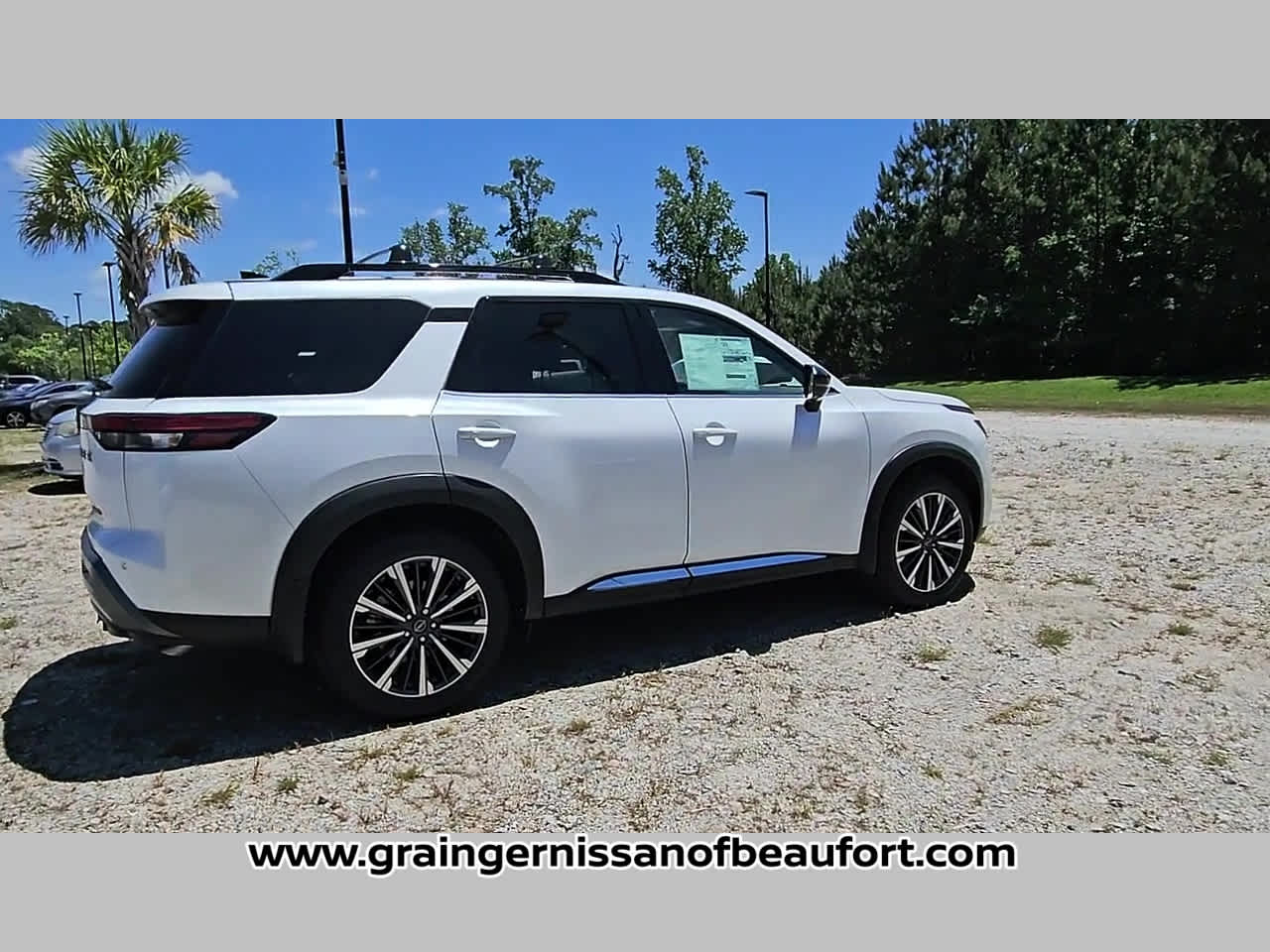 2026 Nissan Pathfinder Platinum