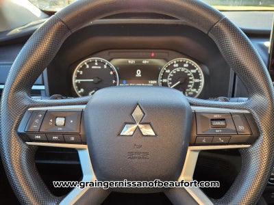 2022 Mitsubishi Outlander ES