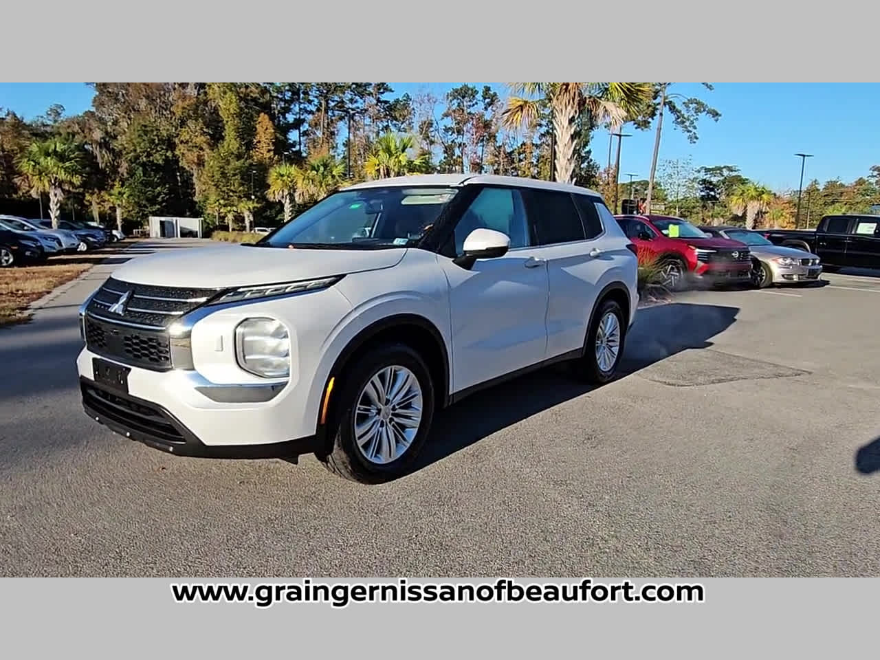 2022 Mitsubishi Outlander ES