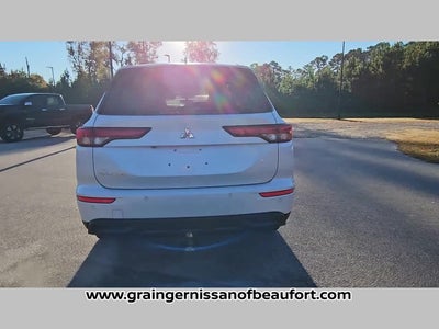 2022 Mitsubishi Outlander ES