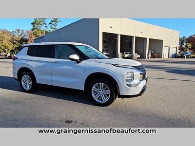 2022 Mitsubishi Outlander ES