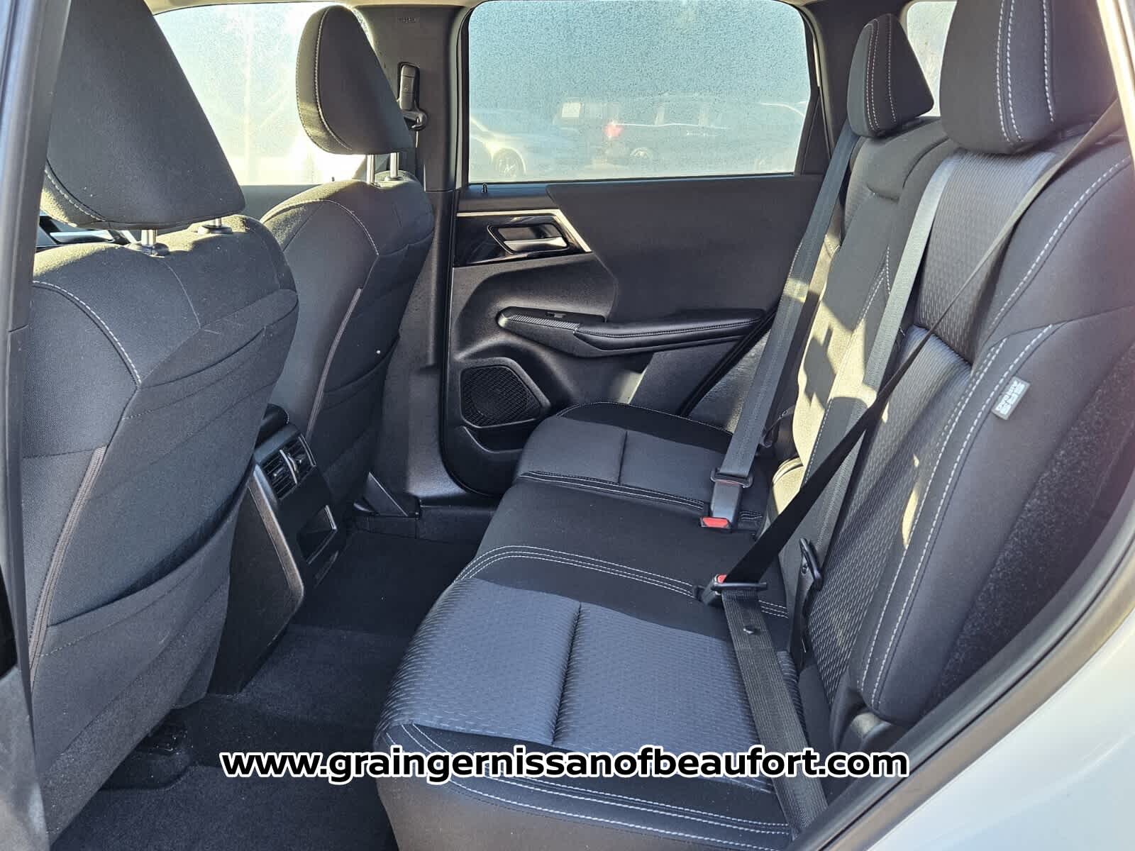 2022 Mitsubishi Outlander ES