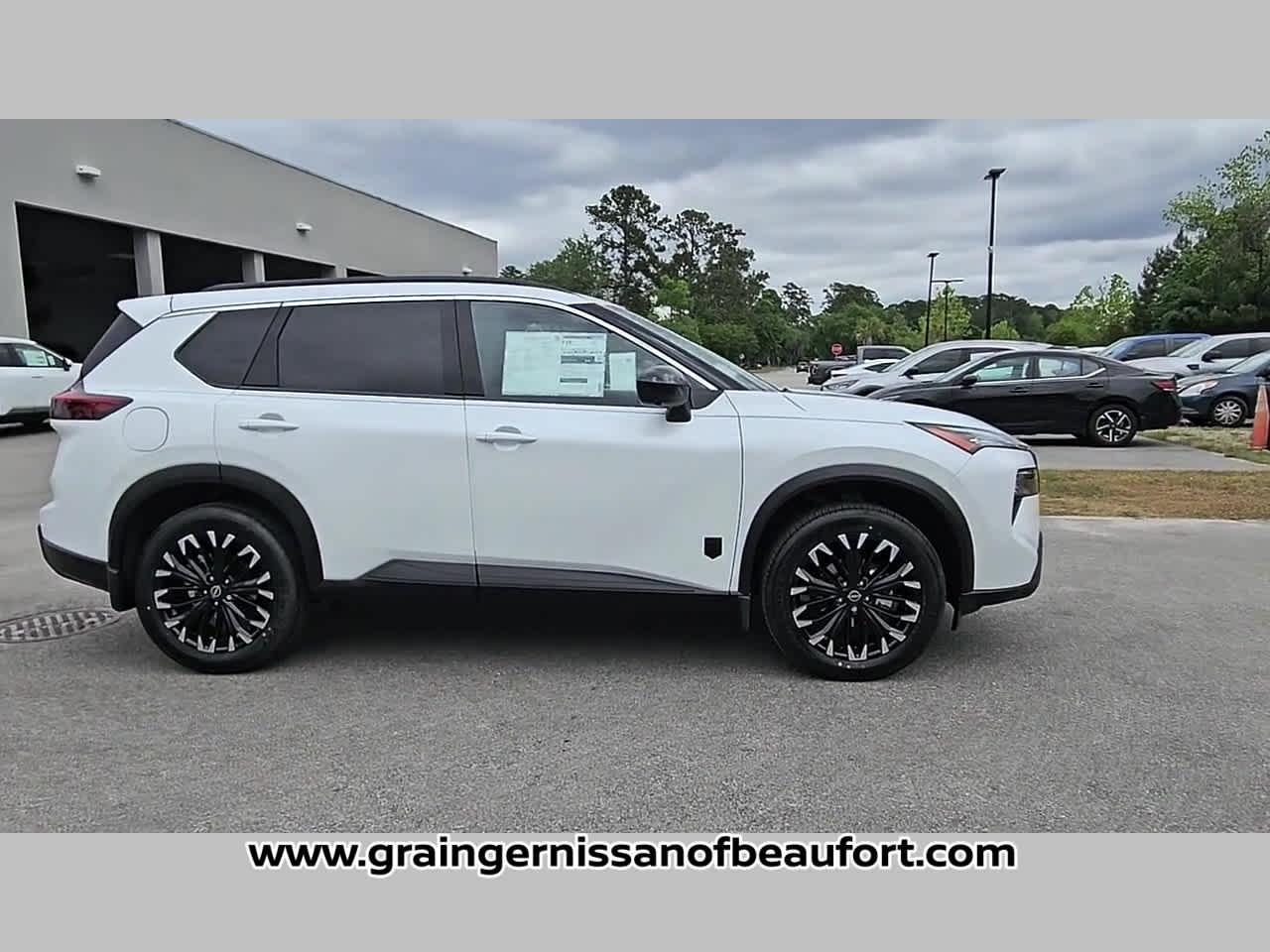 2026 Nissan Rogue Dark Armor