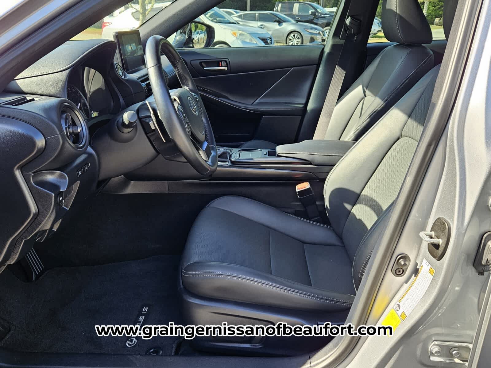 2023 Lexus IS F SPORT Design