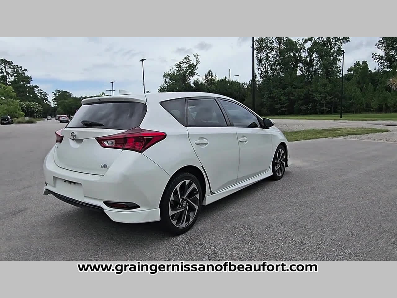 2016 Scion iM 5dr HB Man (Natl)