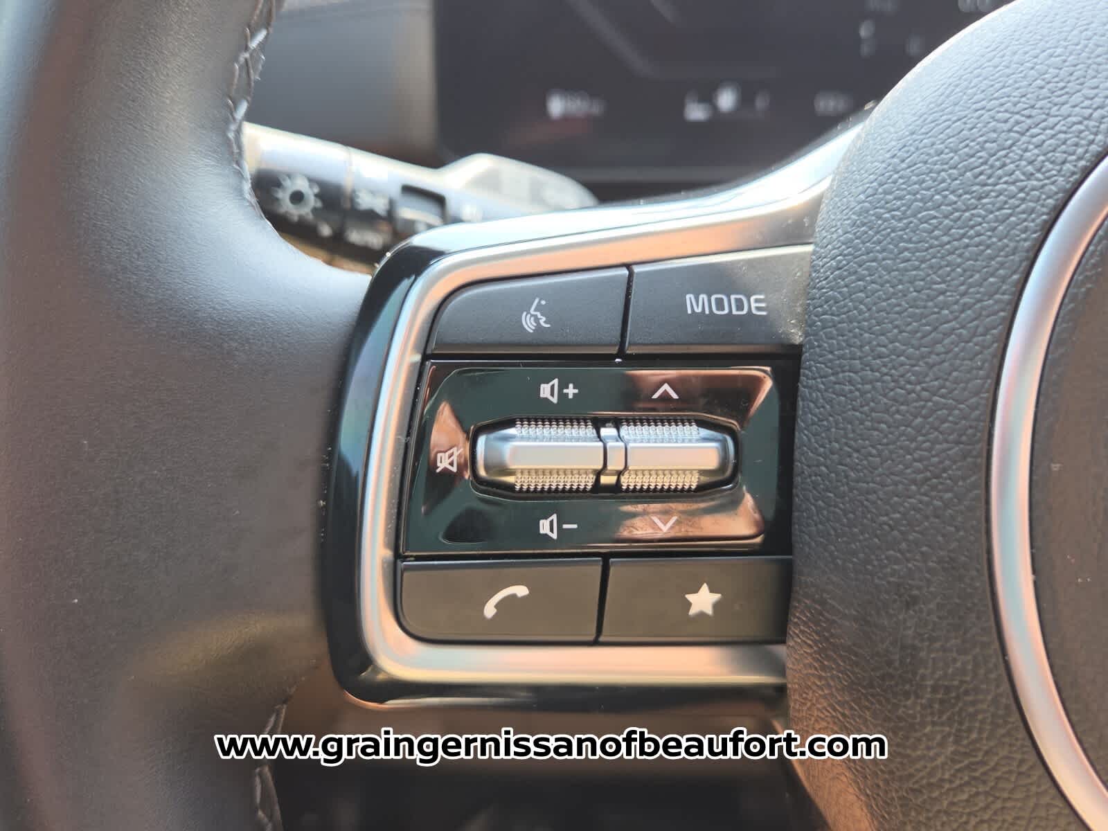 2025 Kia Carnival SX