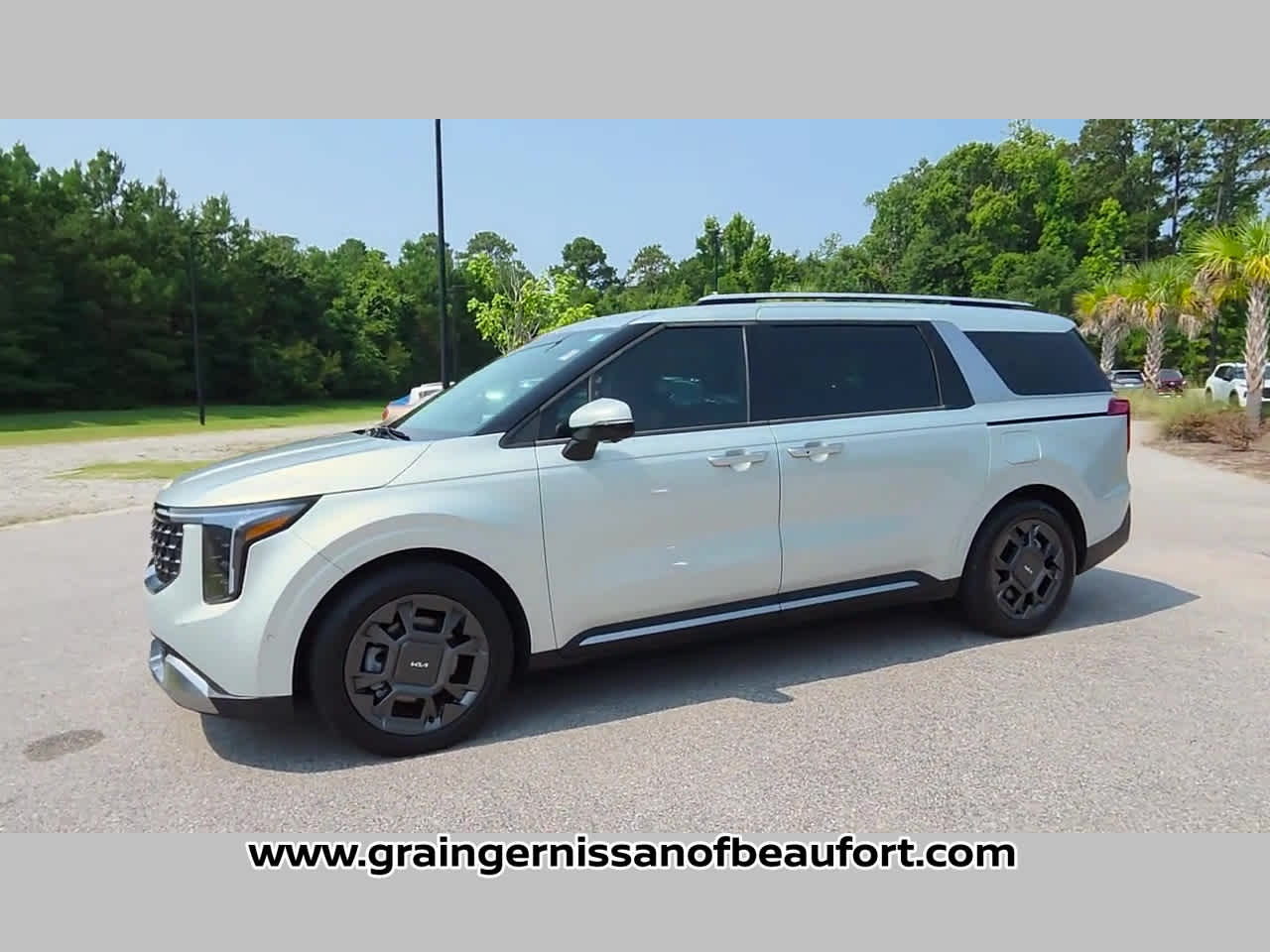2025 Kia Carnival SX
