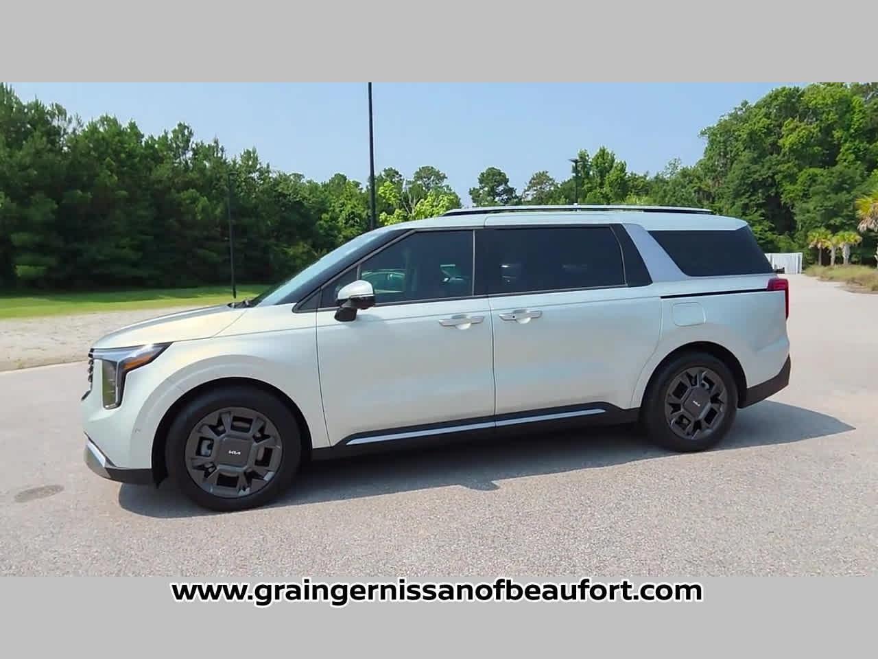 2025 Kia Carnival SX