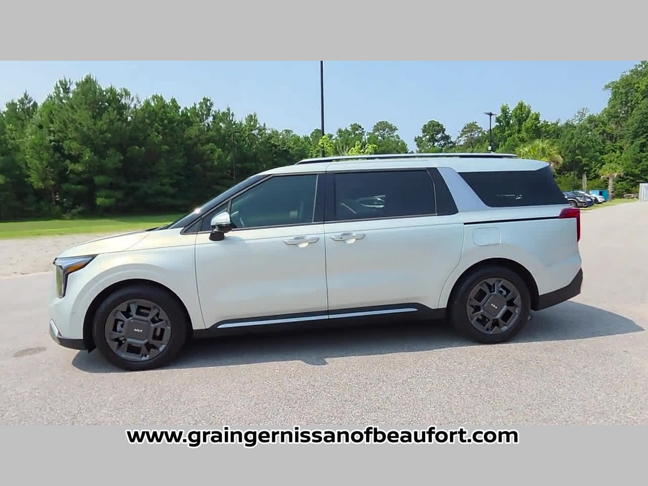 2025 Kia Carnival SX