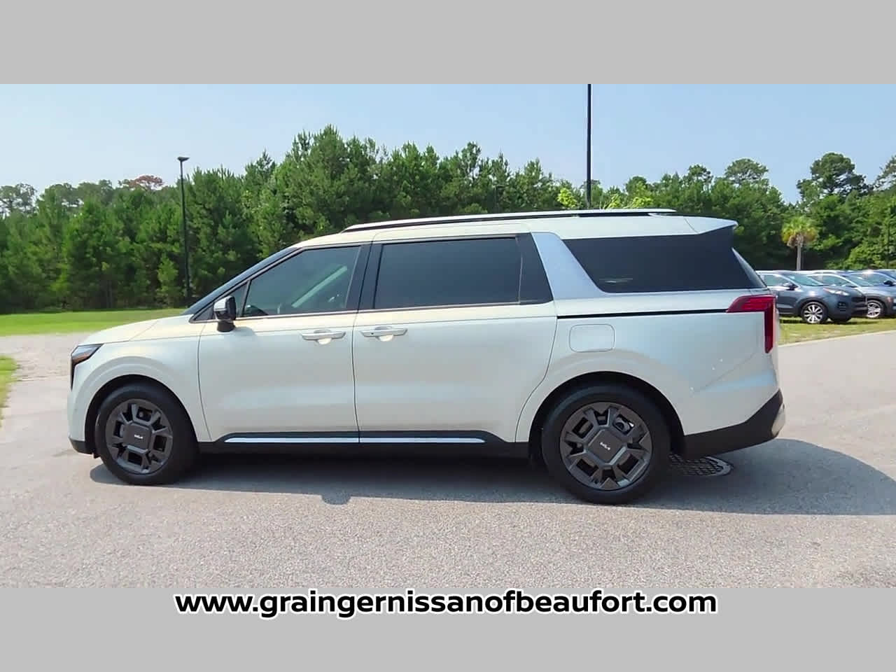 2025 Kia Carnival SX