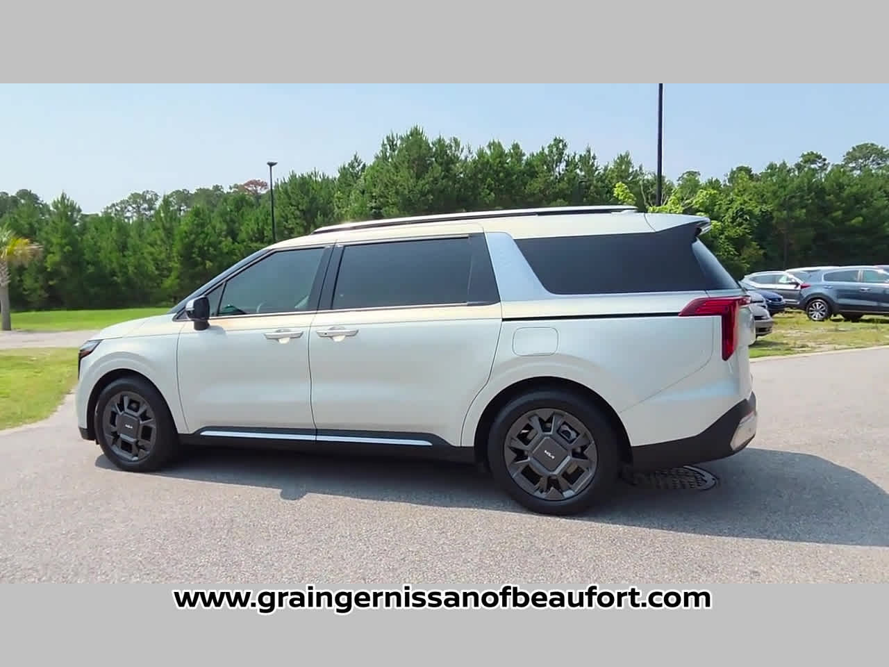 2025 Kia Carnival SX