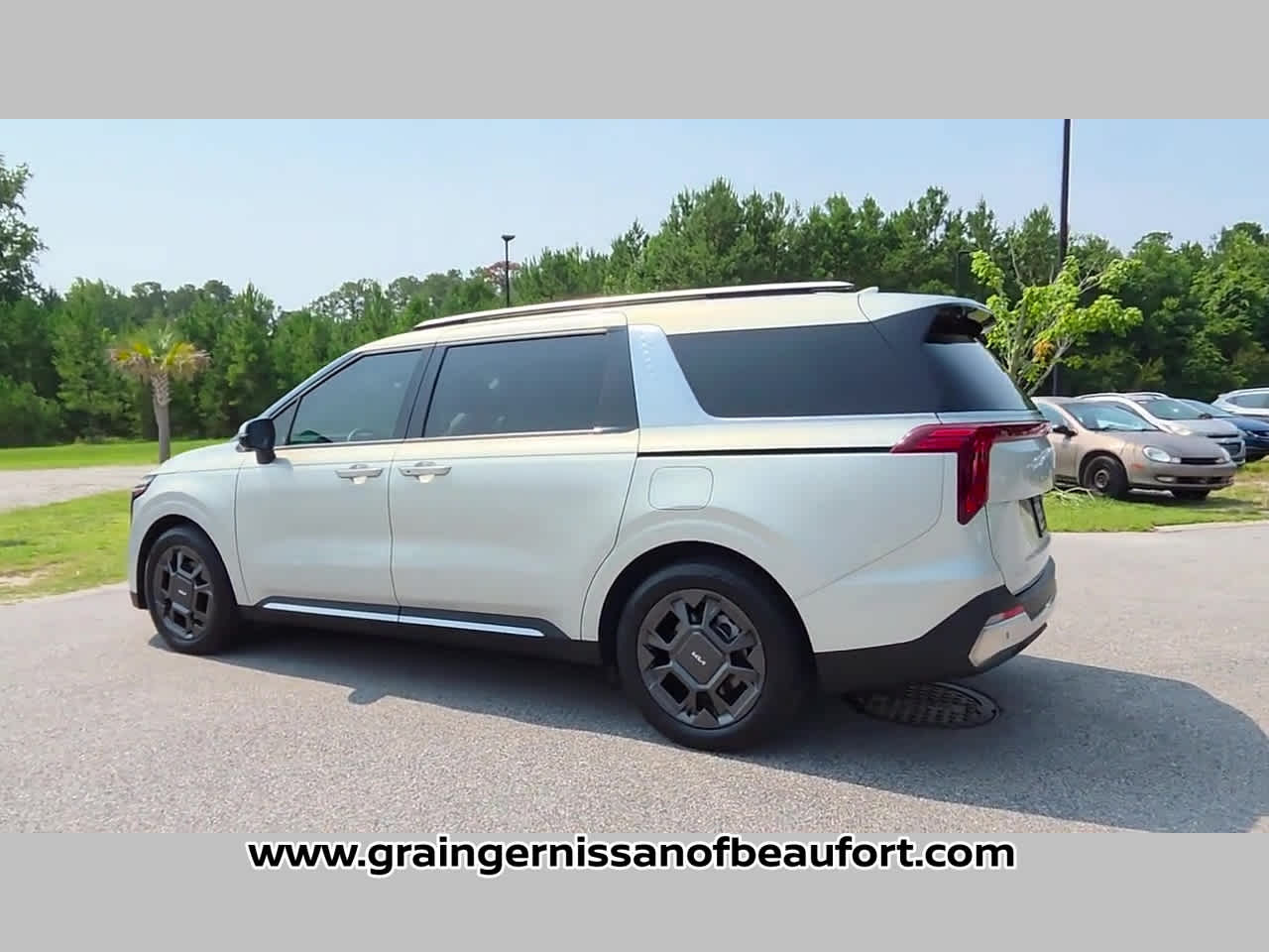 2025 Kia Carnival SX
