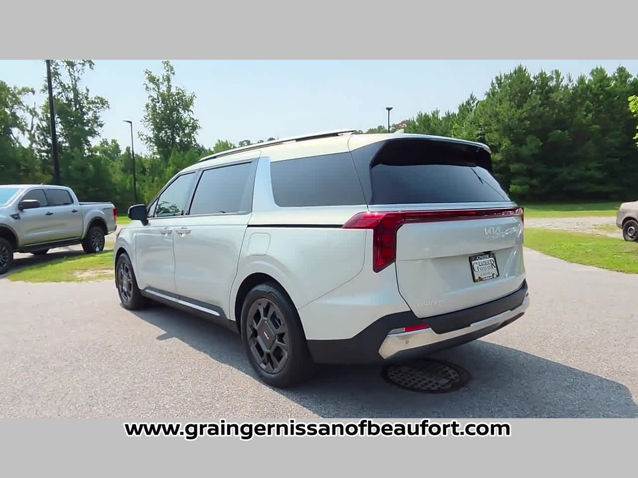2025 Kia Carnival SX