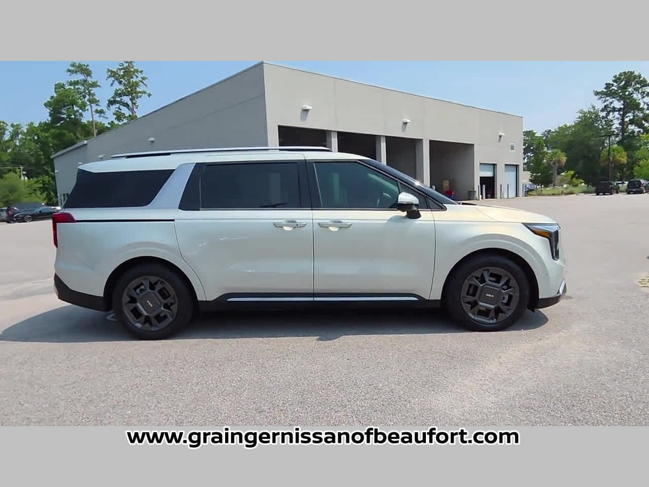 2025 Kia Carnival SX