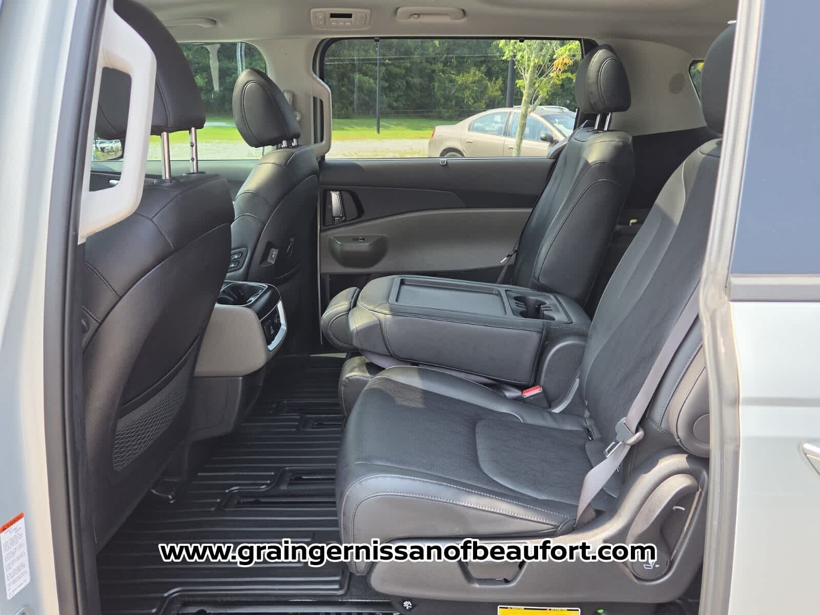 2025 Kia Carnival SX