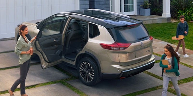 Browse Grainger Nissan of Beaufort’s full 2025 Rogue lineup